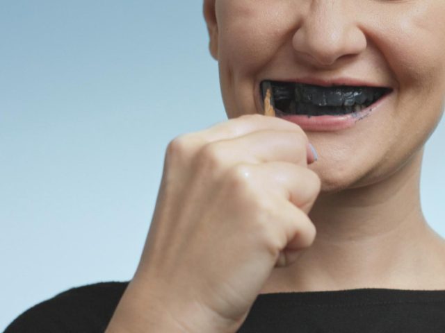 Oil Pulling & Charcoal Pastes: Medical Facts vs. Social Media Myths